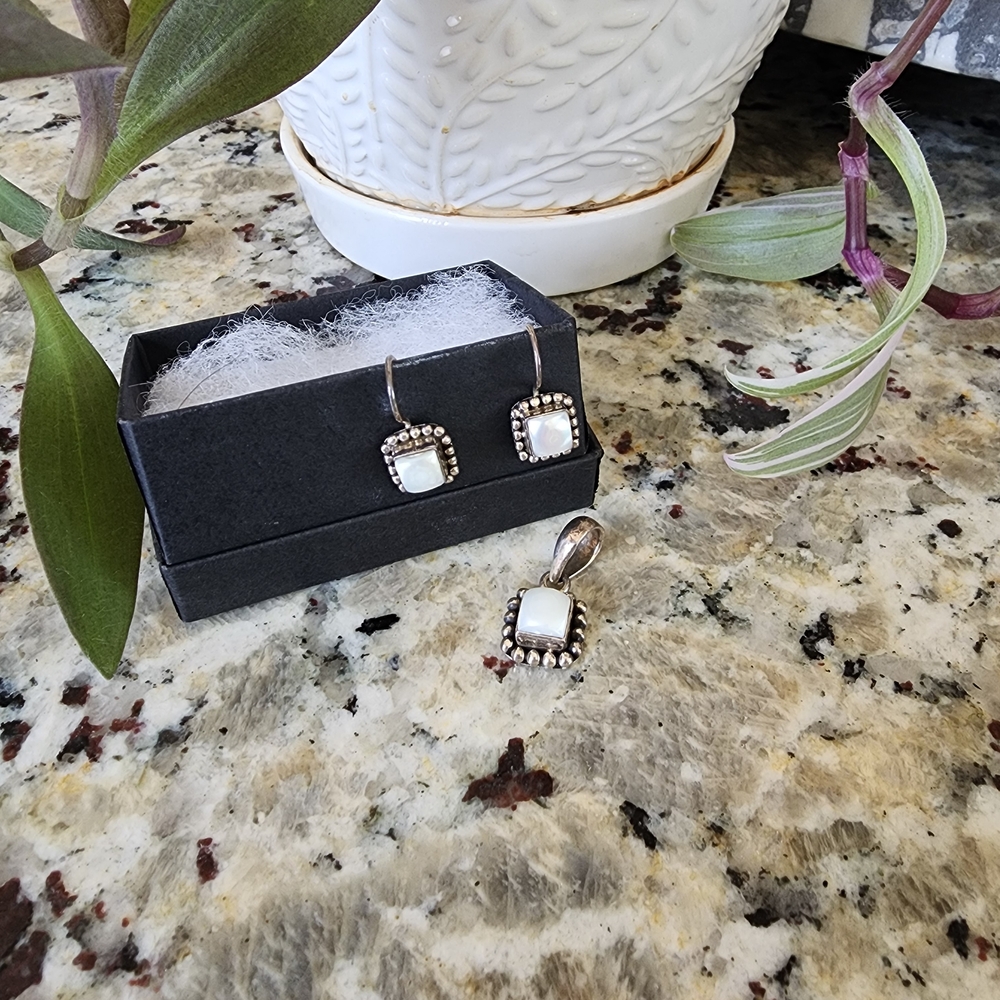 Elegant Silver and White Jewelry Set